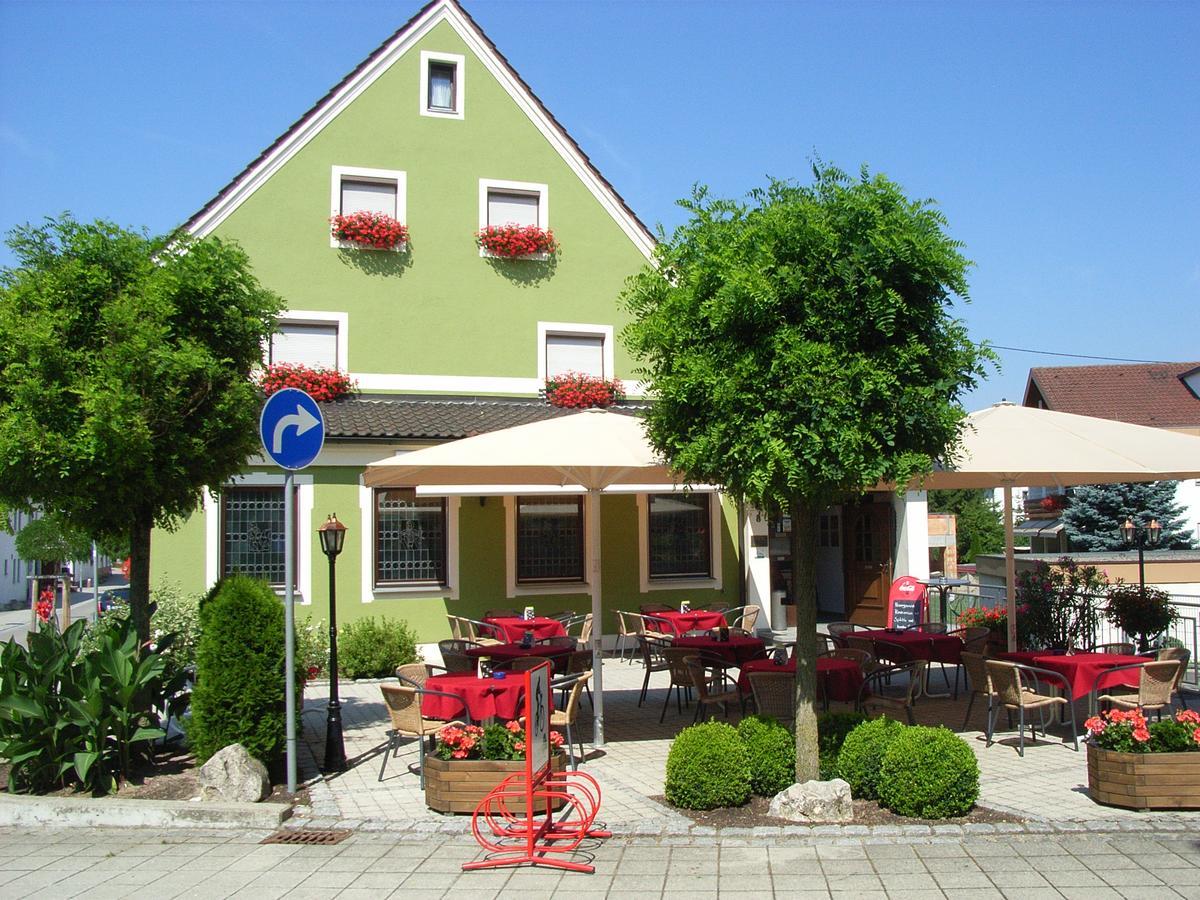 Hotel Restaurant Zur Linde Erbach an der Danau Exterior photo